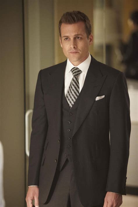 harvey specter lapel suit.